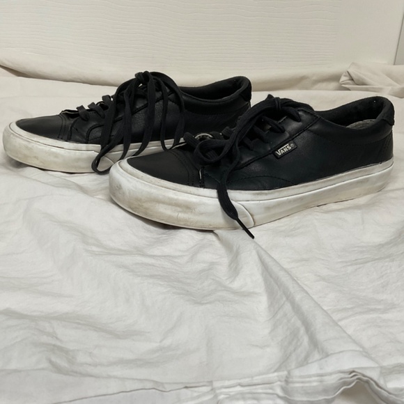 Black Leather Vans Women’s size 7 - Picture 2 of 8